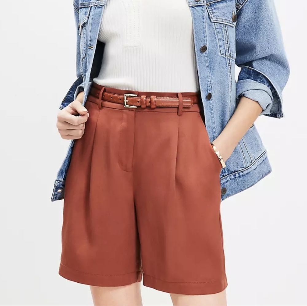 LOFT NWT The Emory Short Sz 6 in Rust